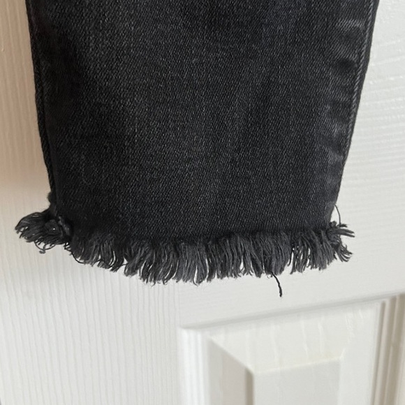 Distressed High-Rise Jegging - Picture 2 of 3